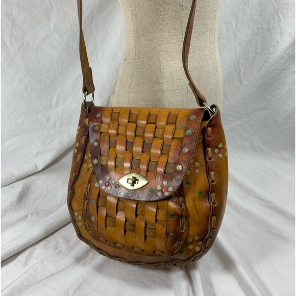 Vintage tan brown leather hand tooled semi structured shoulder bag with flowers - Picture 7 of 15